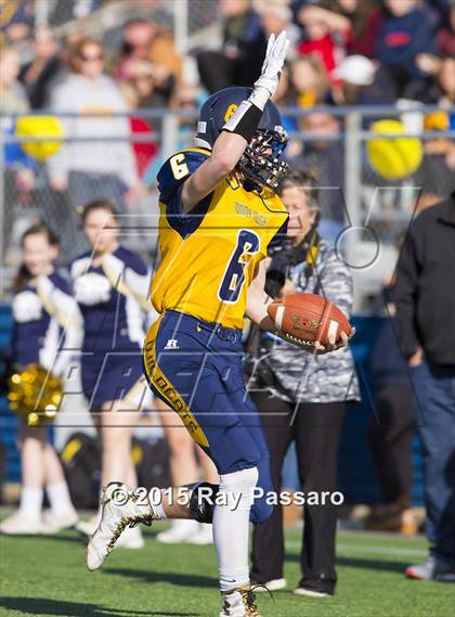 Thumbnail 3 in Shoreham-Wading River vs. Locust Valley (Long Island Class IV Final) photogallery.