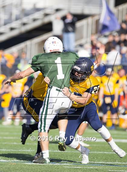 Thumbnail 3 in Shoreham-Wading River vs. Locust Valley (Long Island Class IV Final) photogallery.