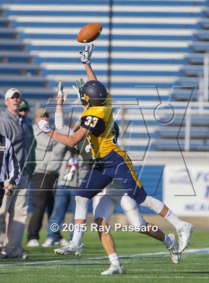Thumbnail 2 in Shoreham-Wading River vs. Locust Valley (Long Island Class IV Final) photogallery.