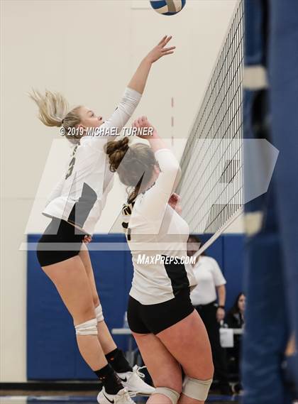 Thumbnail 2 in Shelley vs Kuna (4A State Tourn.) photogallery.