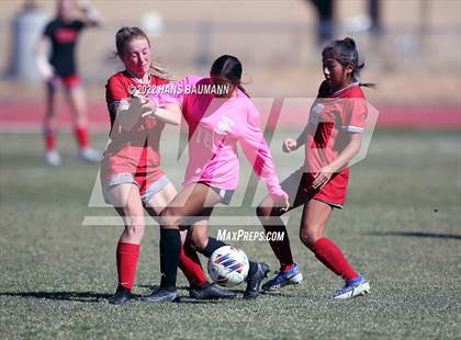 Thumbnail 2 in Hug @ Truckee photogallery.