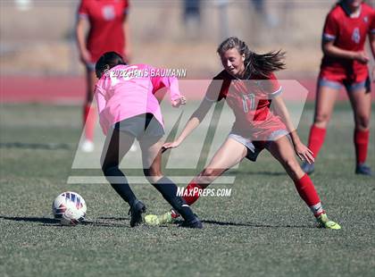 Thumbnail 2 in Hug @ Truckee photogallery.