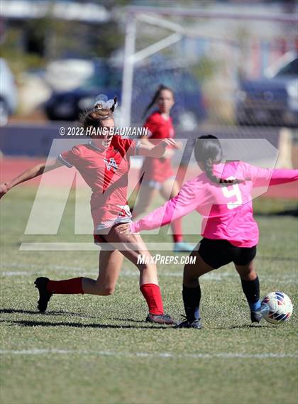 Thumbnail 2 in Hug @ Truckee photogallery.
