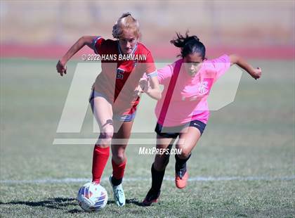 Thumbnail 2 in Hug @ Truckee photogallery.