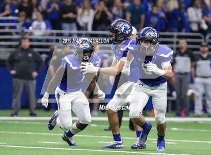 Thumbnail 3 in Lampasas vs Needville (UIL 4A  Regional Playoff) photogallery.
