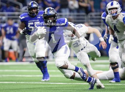 Thumbnail 3 in Lampasas vs Needville (UIL 4A  Regional Playoff) photogallery.
