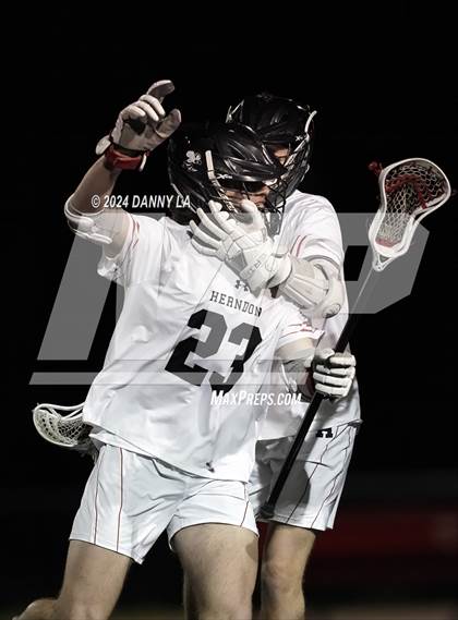 Thumbnail 3 in Wakefield @ Herndon photogallery.