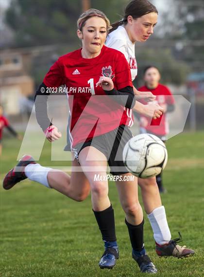 Thumbnail 1 in Las Plumas @ Corning photogallery.