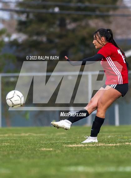 Thumbnail 1 in Las Plumas @ Corning photogallery.