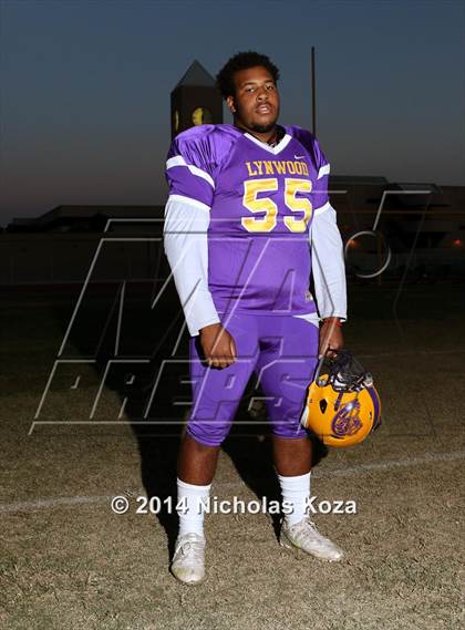 Thumbnail 3 in Lynwood Varsity Football Team and Individual photogallery.