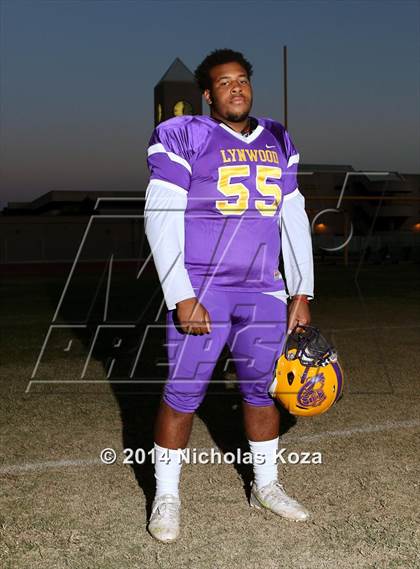 Thumbnail 1 in Lynwood Varsity Football Team and Individual photogallery.