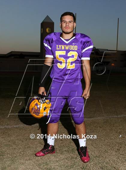Thumbnail 2 in Lynwood Varsity Football Team and Individual photogallery.