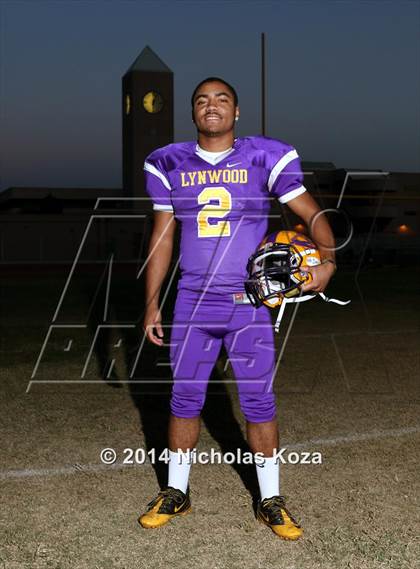 Thumbnail 1 in Lynwood Varsity Football Team and Individual photogallery.