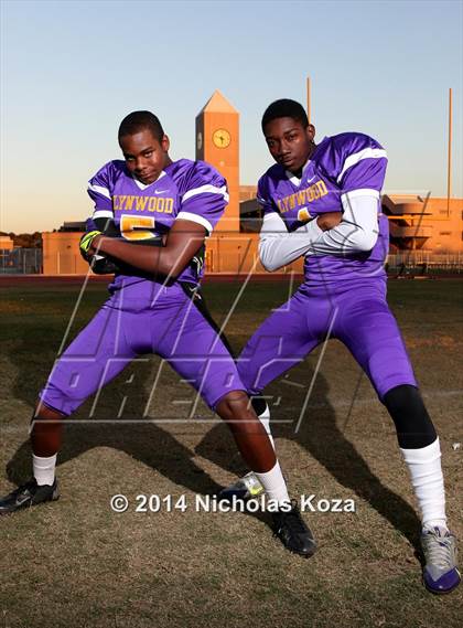 Thumbnail 1 in Lynwood Varsity Football Team and Individual photogallery.