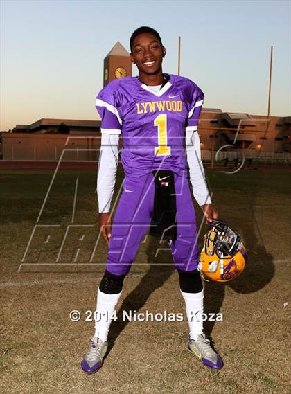 Thumbnail 2 in Lynwood Varsity Football Team and Individual photogallery.