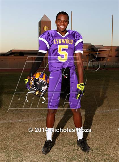 Thumbnail 3 in Lynwood Varsity Football Team and Individual photogallery.