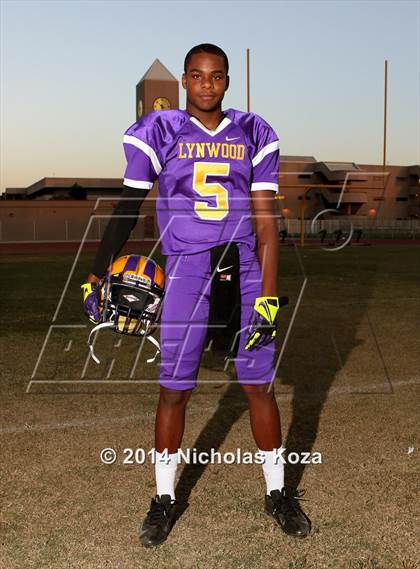 Thumbnail 1 in Lynwood Varsity Football Team and Individual photogallery.