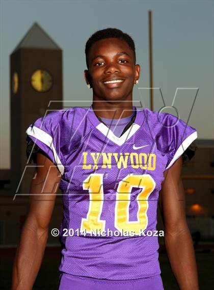 Thumbnail 1 in Lynwood Varsity Football Team and Individual photogallery.