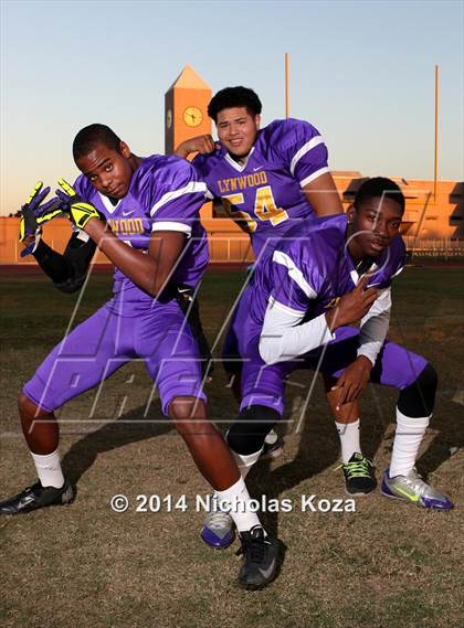 Thumbnail 3 in Lynwood Varsity Football Team and Individual photogallery.