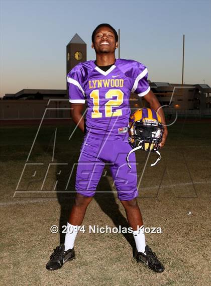 Thumbnail 3 in Lynwood Varsity Football Team and Individual photogallery.