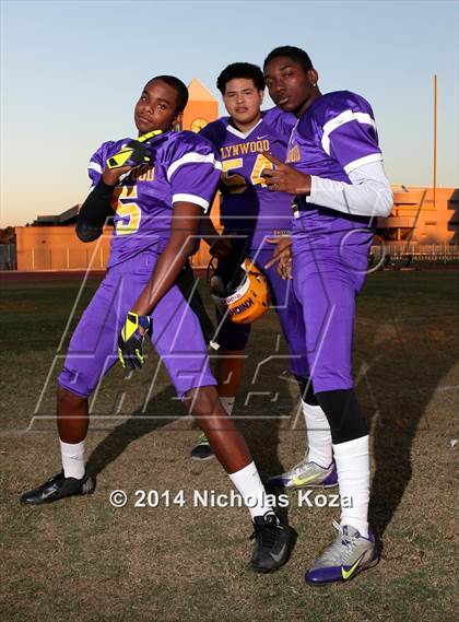 Thumbnail 1 in Lynwood Varsity Football Team and Individual photogallery.