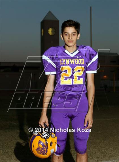 Thumbnail 2 in Lynwood Varsity Football Team and Individual photogallery.