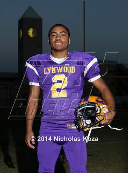 Thumbnail 3 in Lynwood Varsity Football Team and Individual photogallery.