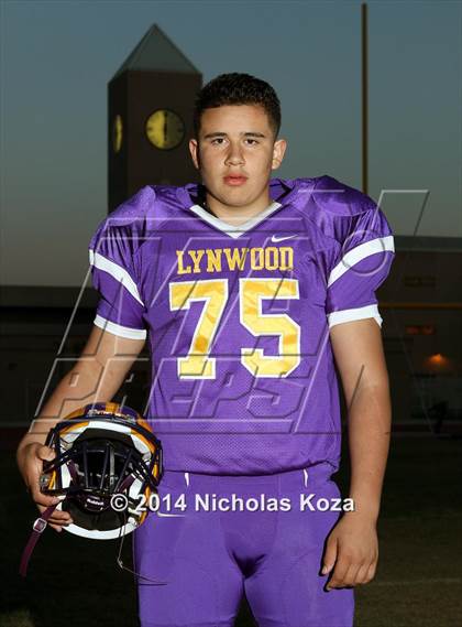 Thumbnail 2 in Lynwood Varsity Football Team and Individual photogallery.