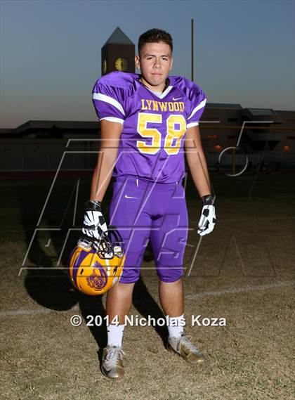 Thumbnail 2 in Lynwood Varsity Football Team and Individual photogallery.
