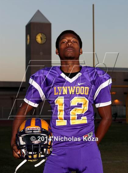 Thumbnail 1 in Lynwood Varsity Football Team and Individual photogallery.