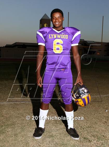 Thumbnail 3 in Lynwood Varsity Football Team and Individual photogallery.