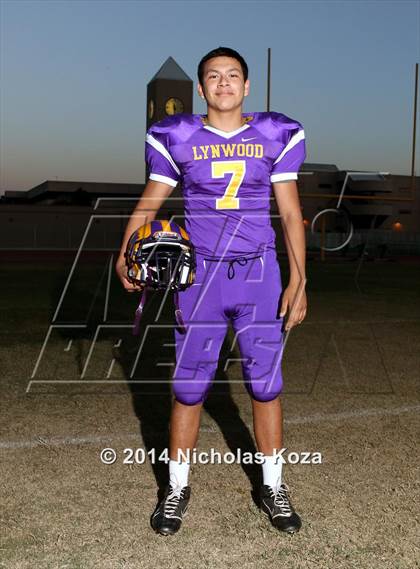 Thumbnail 2 in Lynwood Varsity Football Team and Individual photogallery.
