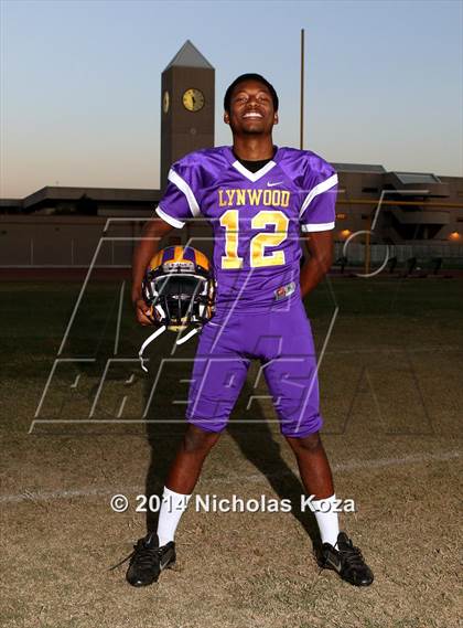 Thumbnail 1 in Lynwood Varsity Football Team and Individual photogallery.