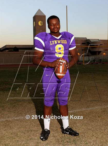 Thumbnail 2 in Lynwood Varsity Football Team and Individual photogallery.