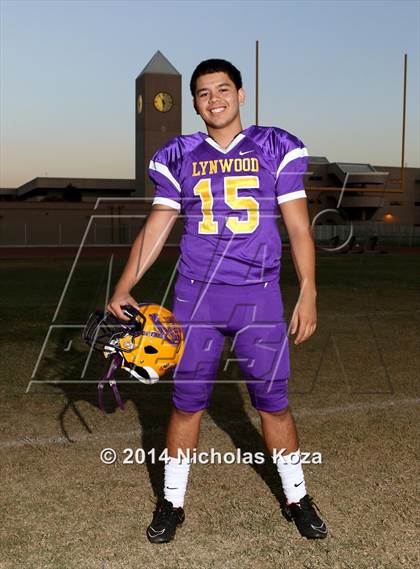Thumbnail 2 in Lynwood Varsity Football Team and Individual photogallery.