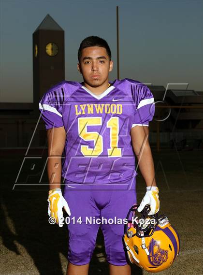 Thumbnail 2 in Lynwood Varsity Football Team and Individual photogallery.