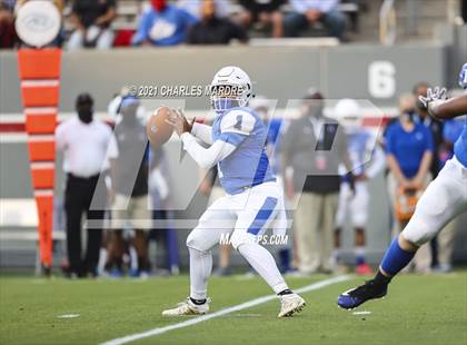 Thumbnail 3 in St. Pauls vs. Salisbury (NCHSAA 2AA Football Championship) photogallery.