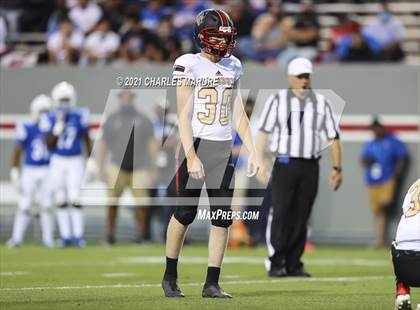 Thumbnail 1 in St. Pauls vs. Salisbury (NCHSAA 2AA Football Championship) photogallery.