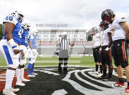 Thumbnail 2 in St. Pauls vs. Salisbury (NCHSAA 2AA Football Championship) photogallery.