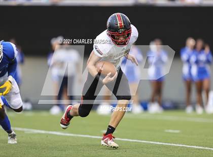 Thumbnail 3 in St. Pauls vs. Salisbury (NCHSAA 2AA Football Championship) photogallery.