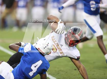 Thumbnail 2 in St. Pauls vs. Salisbury (NCHSAA 2AA Football Championship) photogallery.