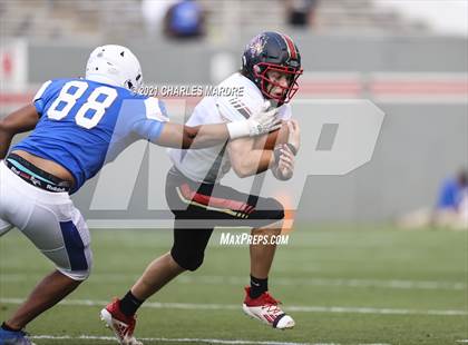 Thumbnail 1 in St. Pauls vs. Salisbury (NCHSAA 2AA Football Championship) photogallery.