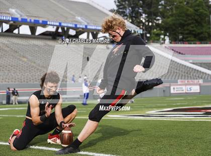 Thumbnail 3 in St. Pauls vs. Salisbury (NCHSAA 2AA Football Championship) photogallery.