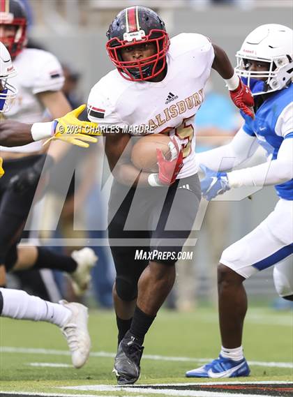 Thumbnail 2 in St. Pauls vs. Salisbury (NCHSAA 2AA Football Championship) photogallery.