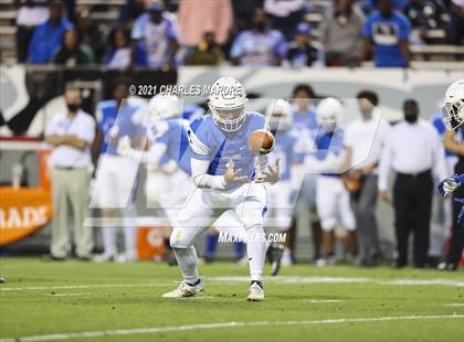 Thumbnail 3 in St. Pauls vs. Salisbury (NCHSAA 2AA Football Championship) photogallery.