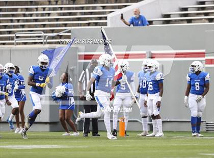 Thumbnail 3 in St. Pauls vs. Salisbury (NCHSAA 2AA Football Championship) photogallery.
