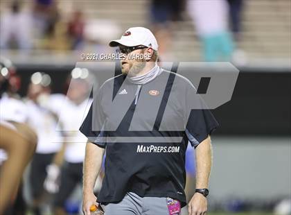 Thumbnail 3 in St. Pauls vs. Salisbury (NCHSAA 2AA Football Championship) photogallery.