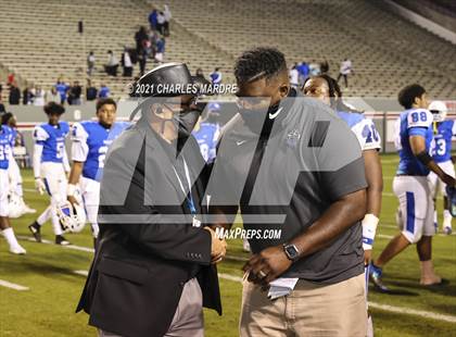 Thumbnail 2 in St. Pauls vs. Salisbury (NCHSAA 2AA Football Championship) photogallery.