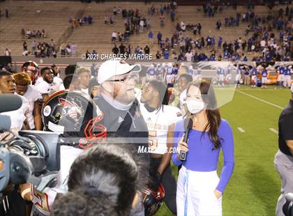 Thumbnail 1 in St. Pauls vs. Salisbury (NCHSAA 2AA Football Championship) photogallery.