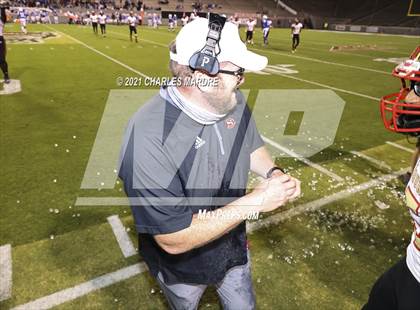 Thumbnail 3 in St. Pauls vs. Salisbury (NCHSAA 2AA Football Championship) photogallery.
